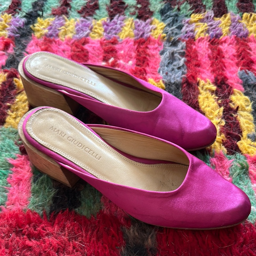 Mari Giudicelli pink satin ballet slip on pumps